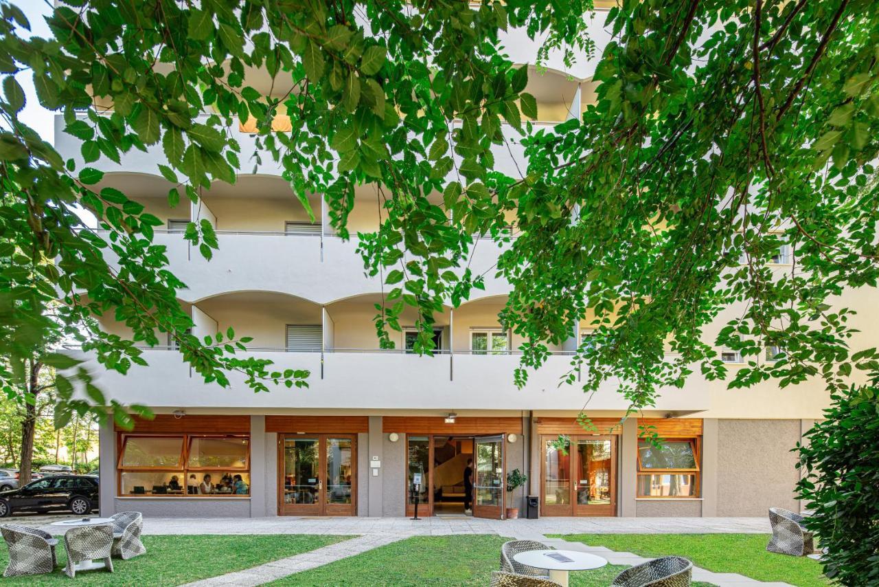 Hotel La Pergola Lignano Sabbiadoro Extérieur photo