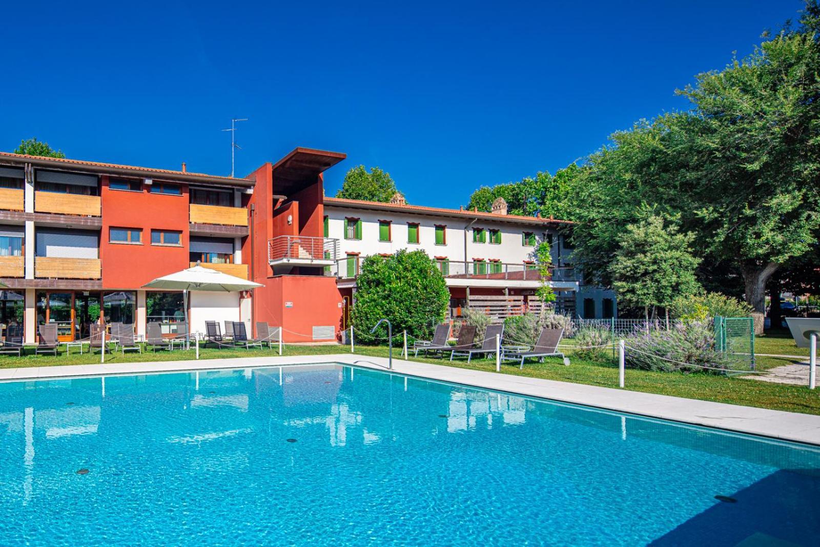 Hotel La Pergola Lignano Sabbiadoro Extérieur photo