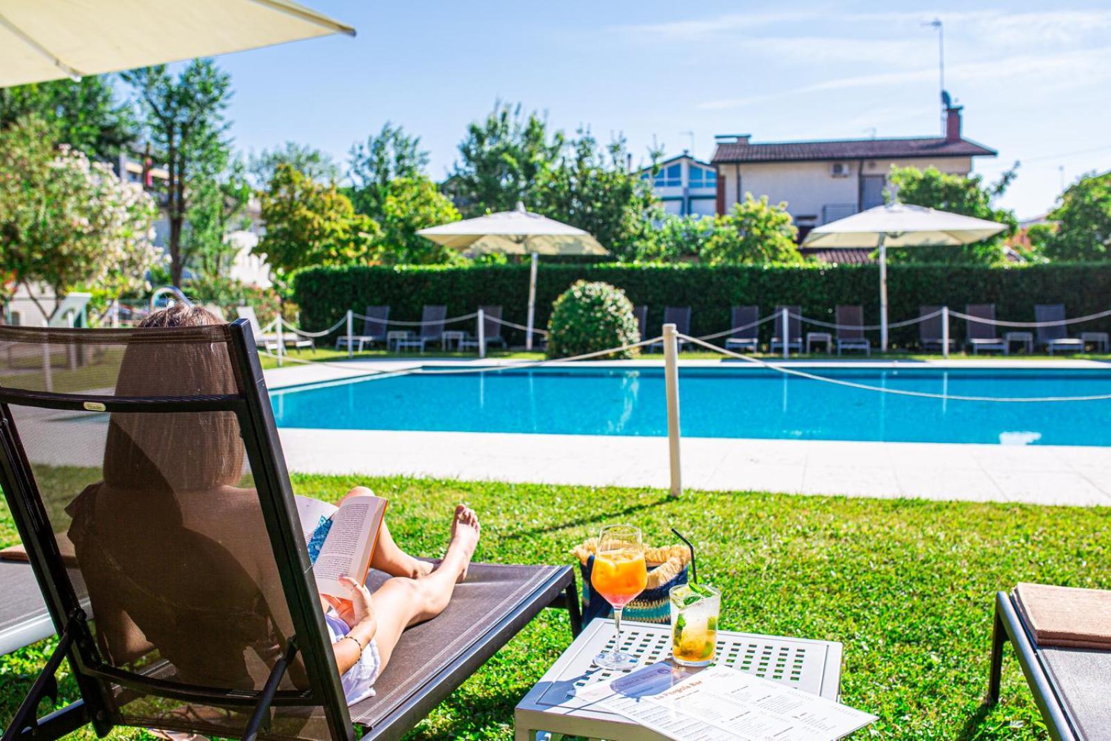 Hotel La Pergola Lignano Sabbiadoro Extérieur photo