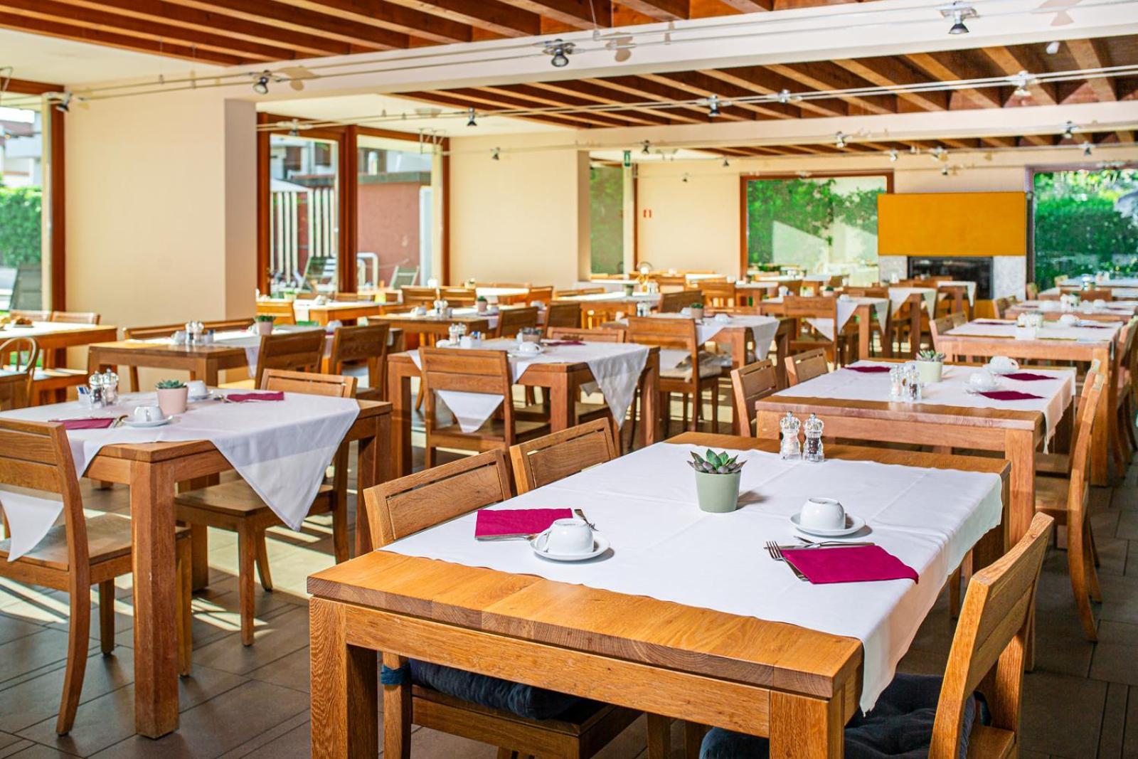Hotel La Pergola Lignano Sabbiadoro Extérieur photo